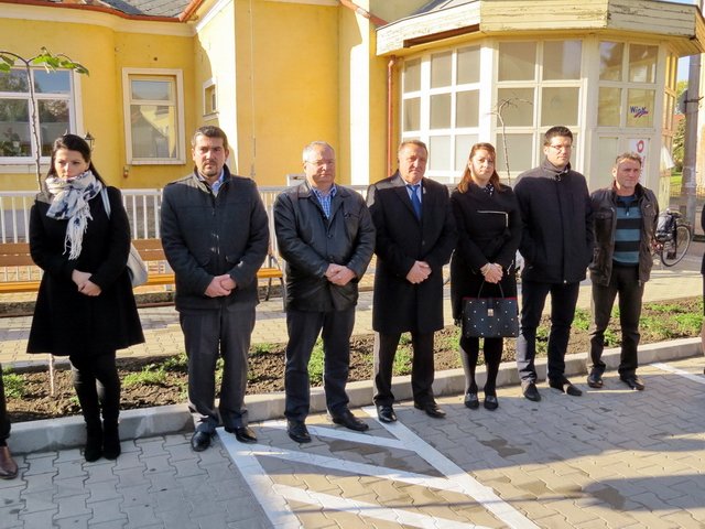 Átadták a felújított felnőtt háziorvosi rendelőt 13